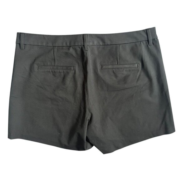 Old Navy Plus Size High-Waisted Pixie Trouser Shorts 5" Inseam Black Size 20 - Picture 6 of 12